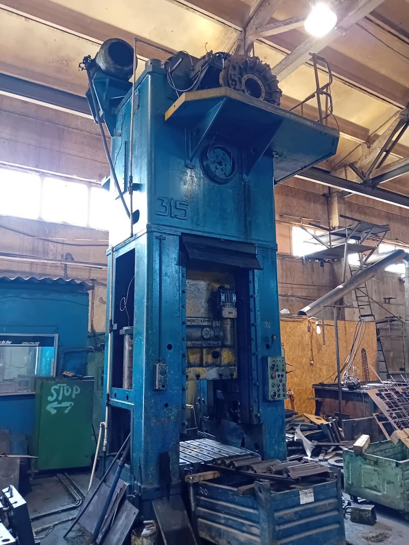 Пресс 315 т однокривошипный простого действия закрытый К2535А №1